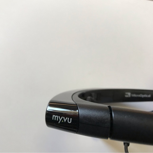 MyVu Solo Personal Media Viewer Virtual for iPod - Picture 6 of 6